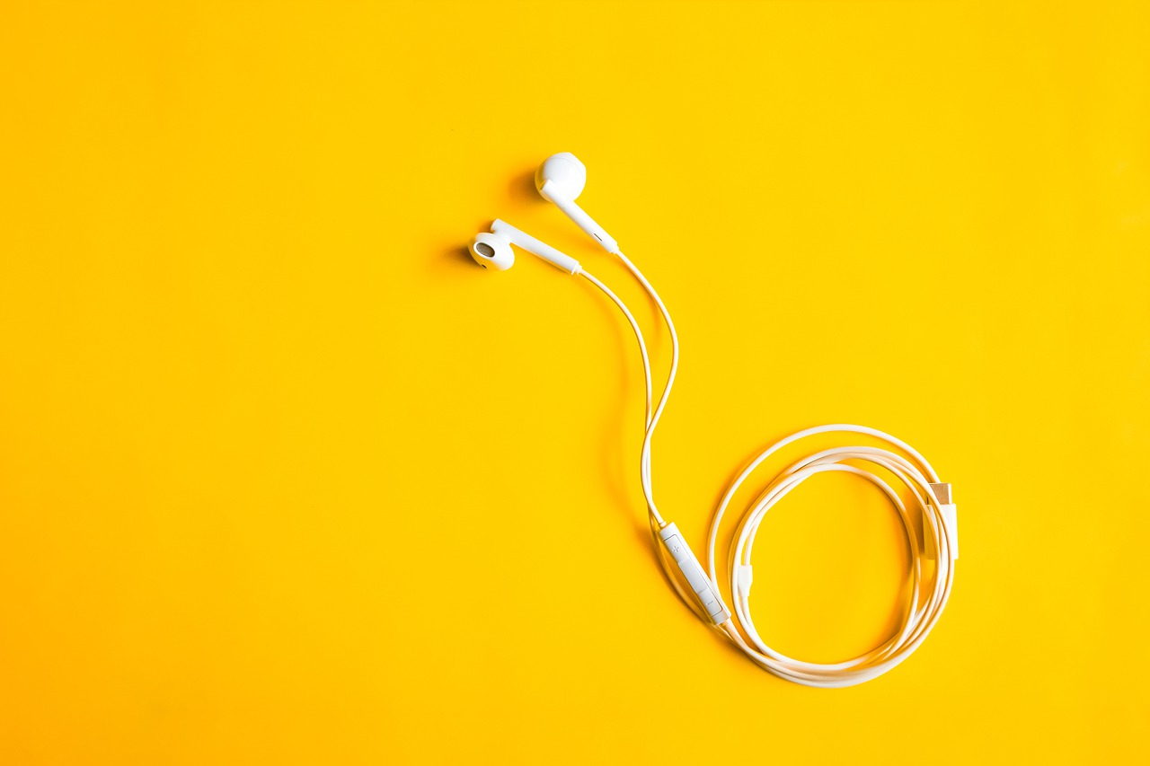 earbuds, earphones, audio